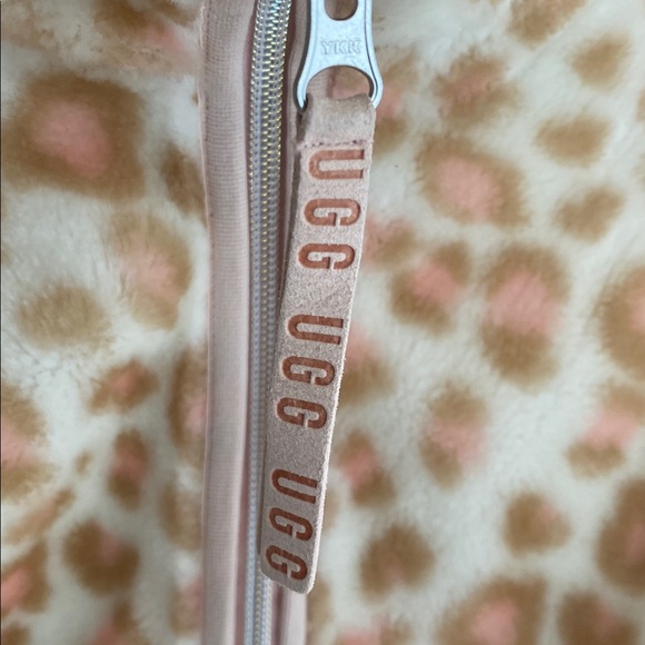 Leopard Print Fleece Jacket with Quilted Detail - Picture 3 of 8